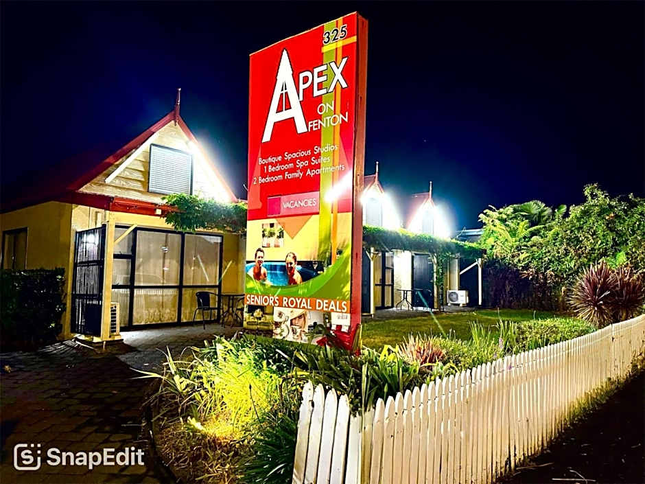 Apex On Fenton Motel