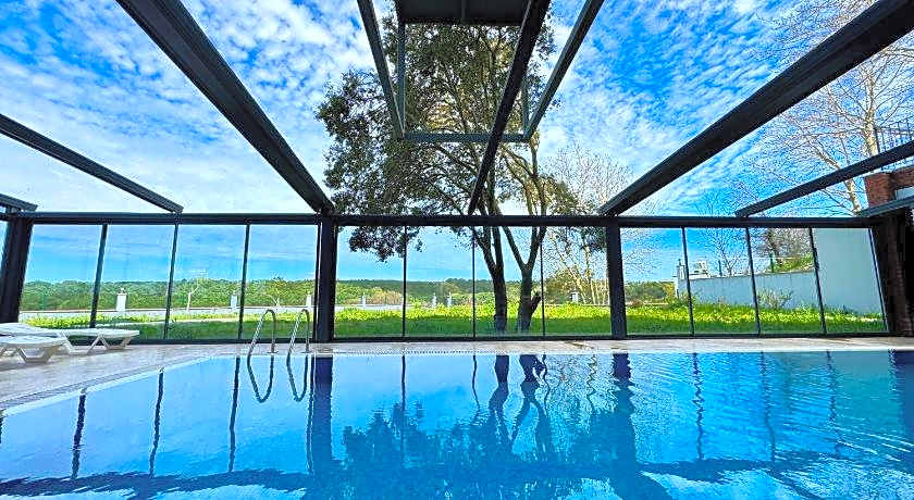 GREEN ROOF BOUTIQUE HOTEL