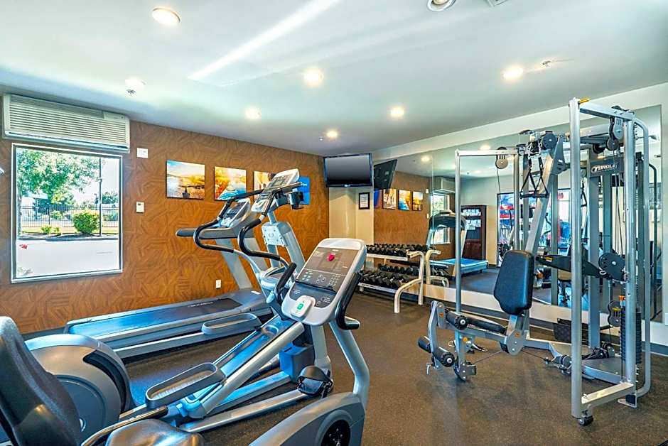 Comfort Suites Kelowna