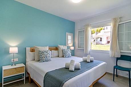 APARTMENT 2 BEDROOMS PLUS