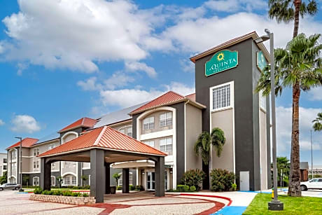 La Quinta Inn & Suites by Wyndham Pharr RGV Medical Center