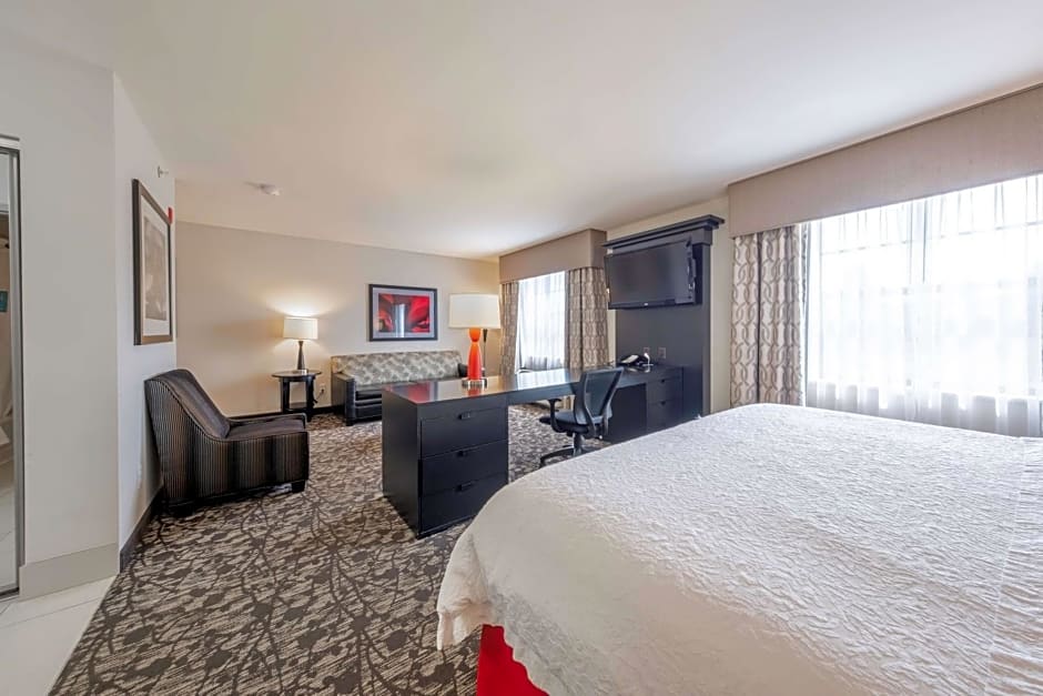 Hampton Inn By Hilton & Suites Dupont