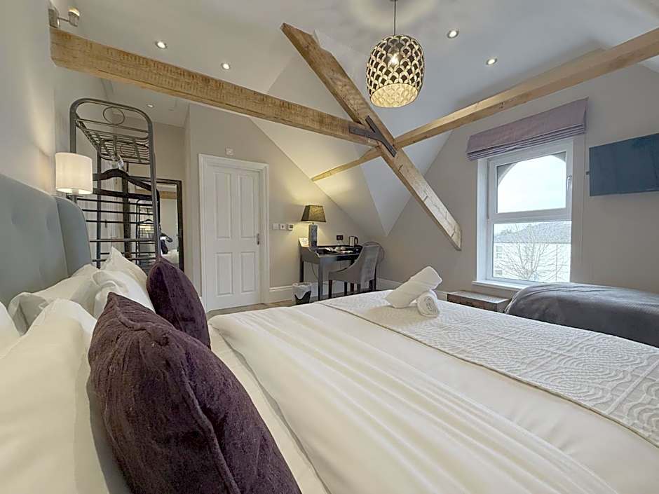 Number One Hundred Bed And Breakfast