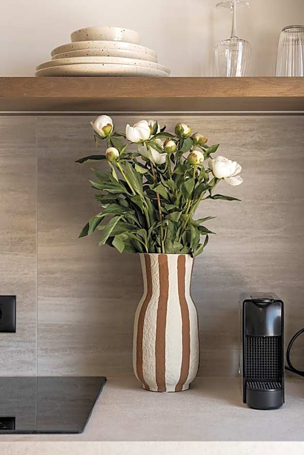 Thelèsi Apartments, 100m from the beach