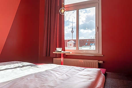 Single Room with Shared Bathroom