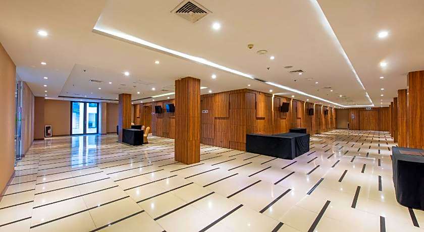 Maple Hotel
