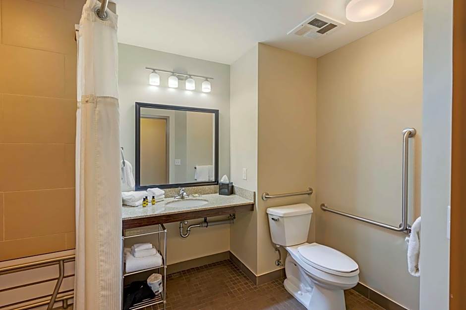 Best Western Plus Walkerton East Ridge Hotel