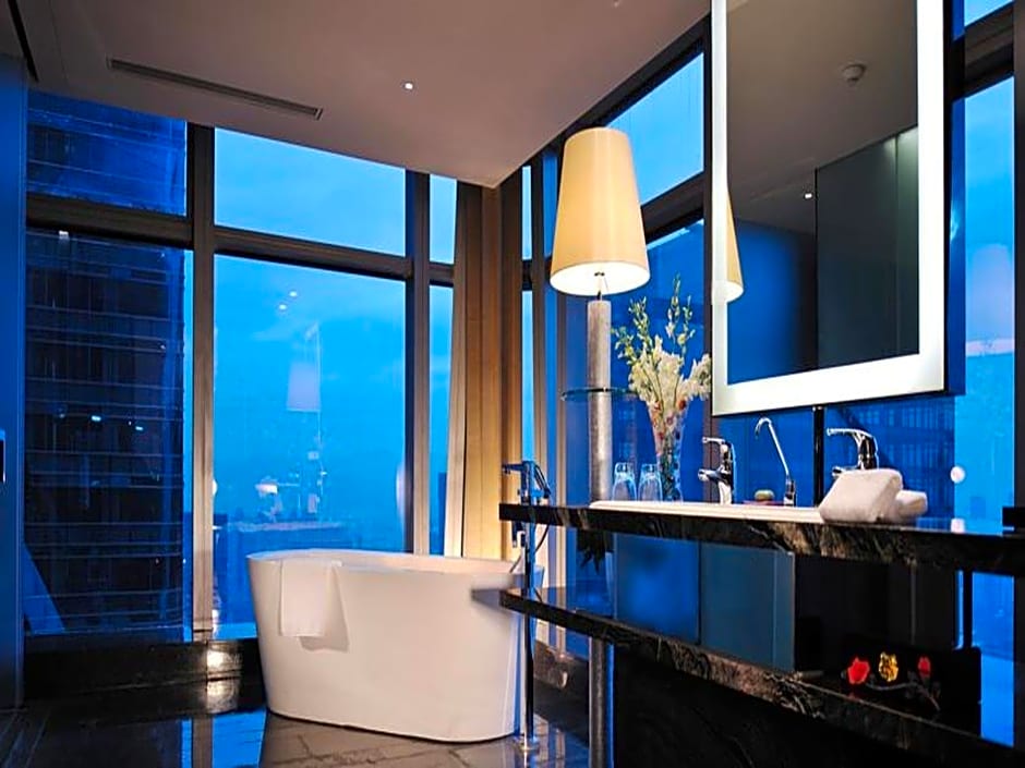 V Hotel
