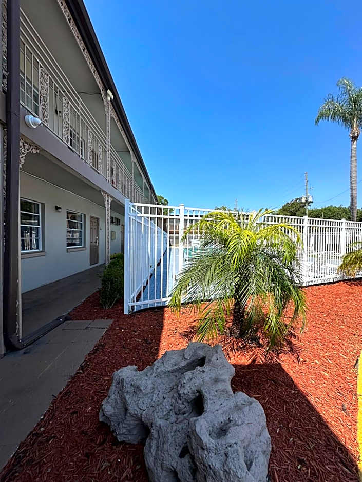 Econo Lodge St. Petersburg Central