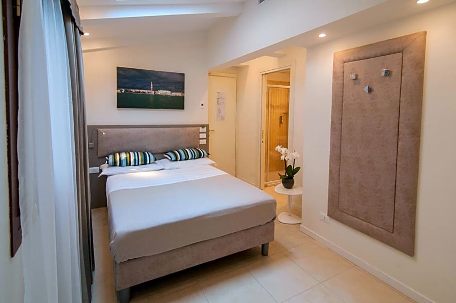 Leone Hotel