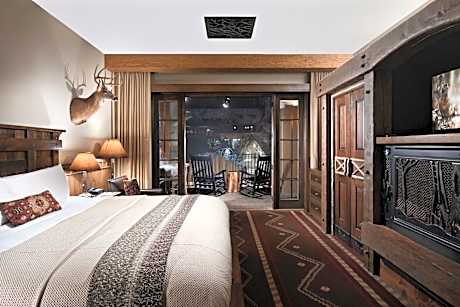 Treehouse King Suite