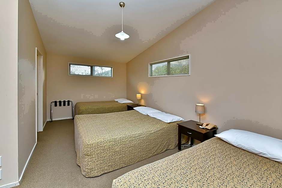 Photo 1 of 6 of 1 Bedroom Apartment