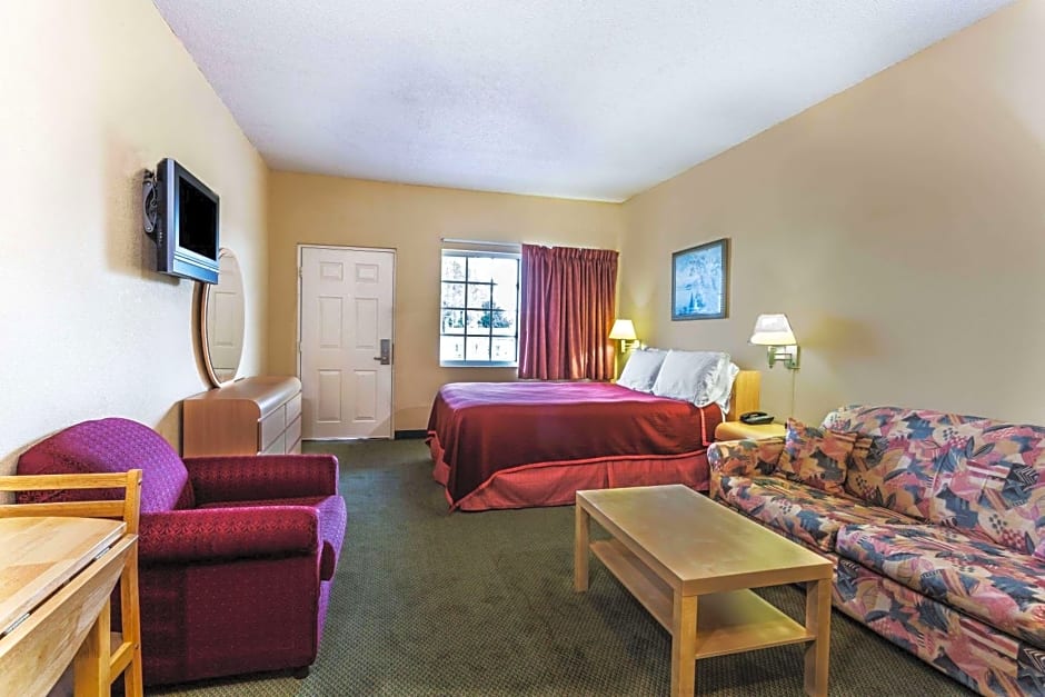 Travelodge Suites by Wyndham Lake Okeechobee