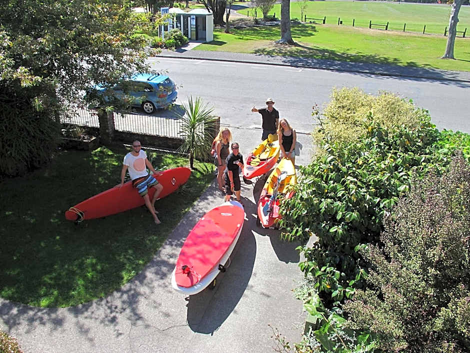 Bazils hostel & Surf School