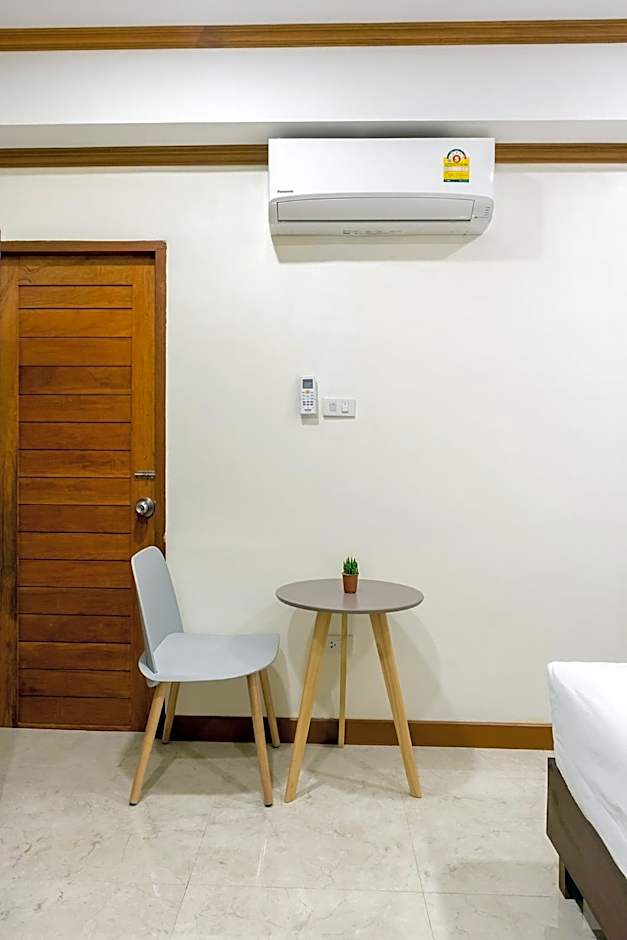 Suthep Home & Hostel