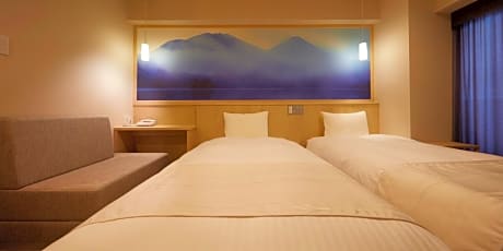 Twin Room with Shower - Late Check-in 20:00