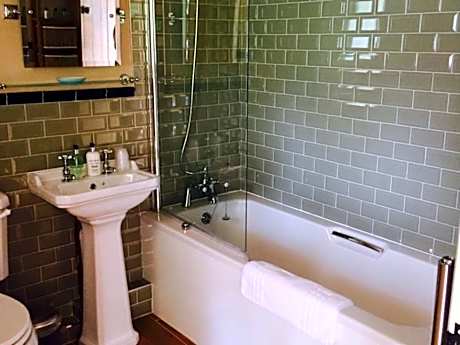 Quadruple Room with Bath