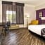 La Quinta Inn & Suites by Wyndham Las Vegas Summerlin Tech
