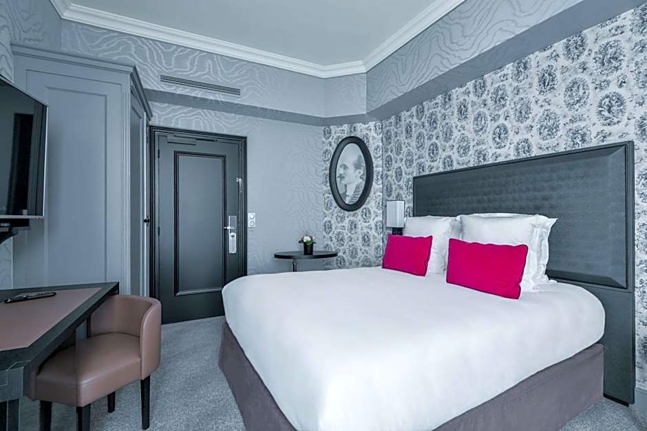 Maison Astor Paris Curio Collection by Hilton