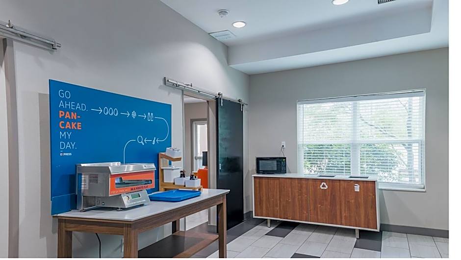 Holiday Inn Express Hotel & Suites Lagrange I-85 By IHG
