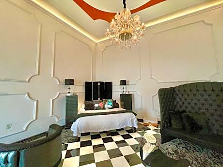 Master Suite (Accept Pets)