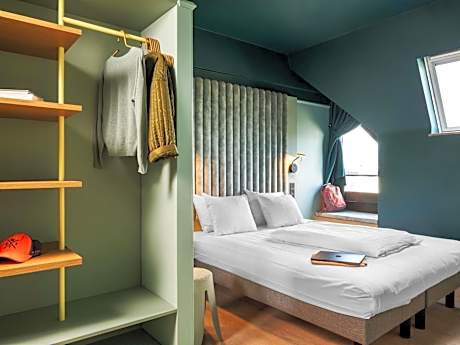 Family Room with Double Bed and Bunk Bed
