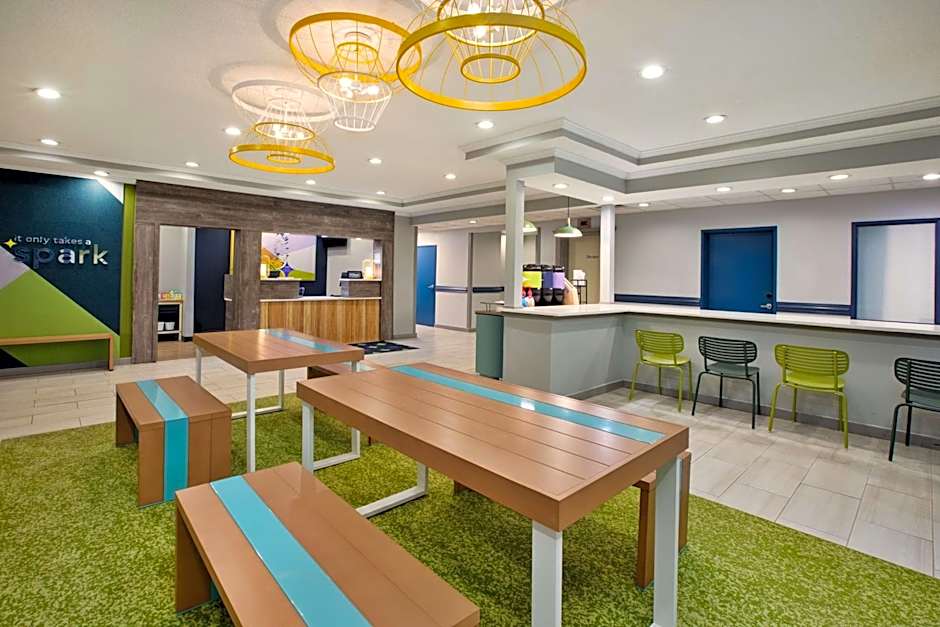 Spark by Hilton Walker Grand Rapids North