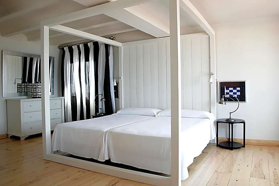 2 Beds, Pool View — 4 fotoğraftan 1. fotoğraf