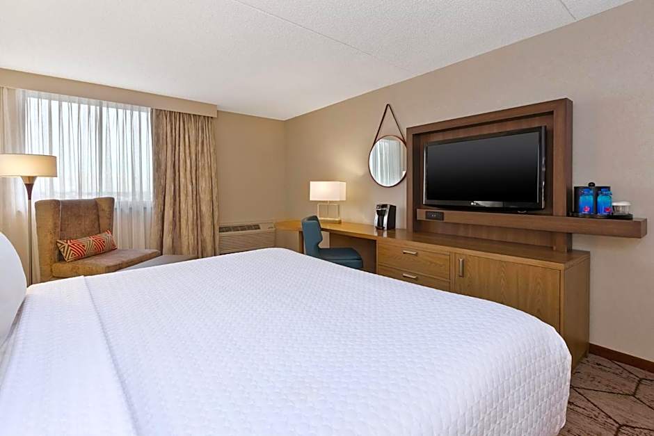 Crowne Plaza Columbus North - Worthington By IHG