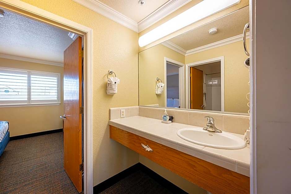 Cayucos Beach Inn