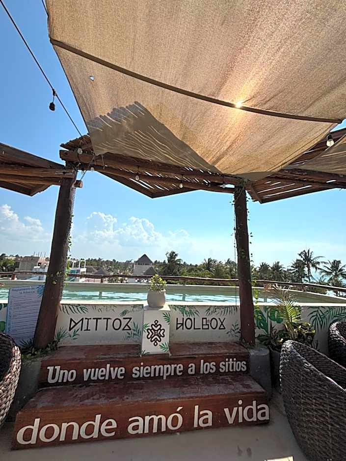 HOTEL MITTOZ HOLBOX