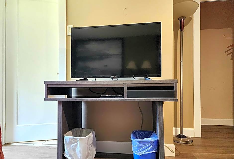 Super 8 by Wyndham Pembroke