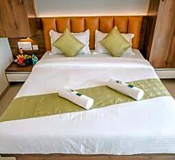 Hotel Heraa International