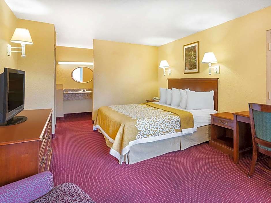 Howard Johnson By Wyndham Orlando/Inter Drive – Orlando, FL