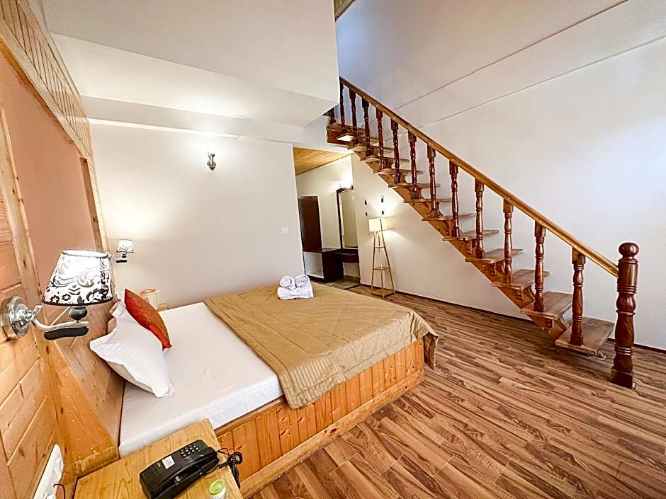 The Grand Welcome – Manali, PA
