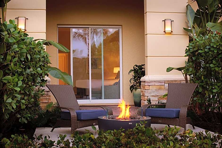 The Ritz-Carlton Naples, Tiburón