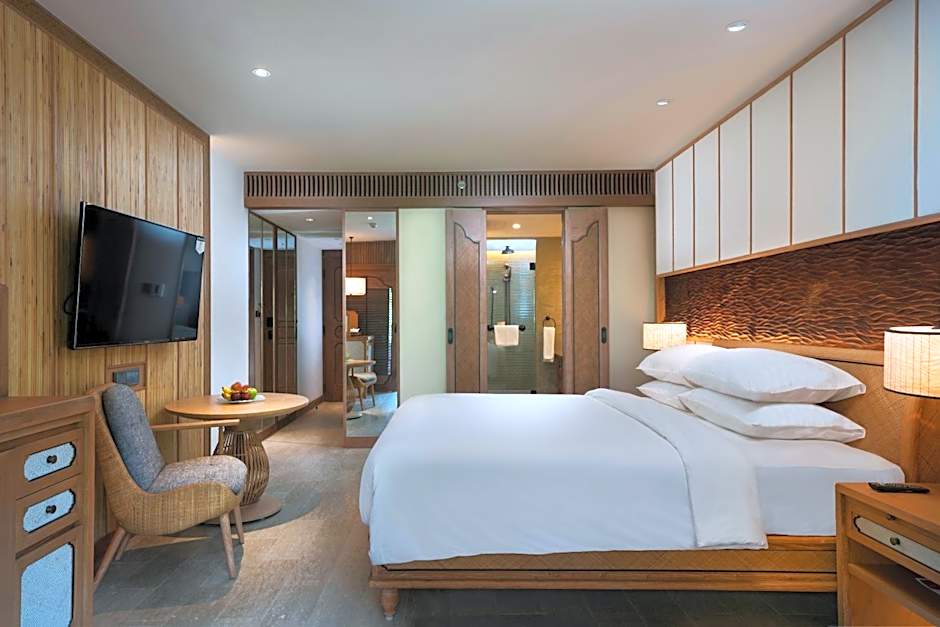 Photo 1 of 5 of Deluxe 1 King Bed