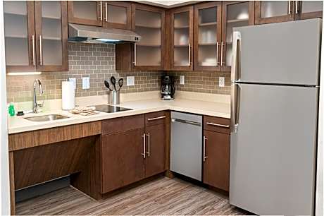 Studio King Suite - Communications Accessible