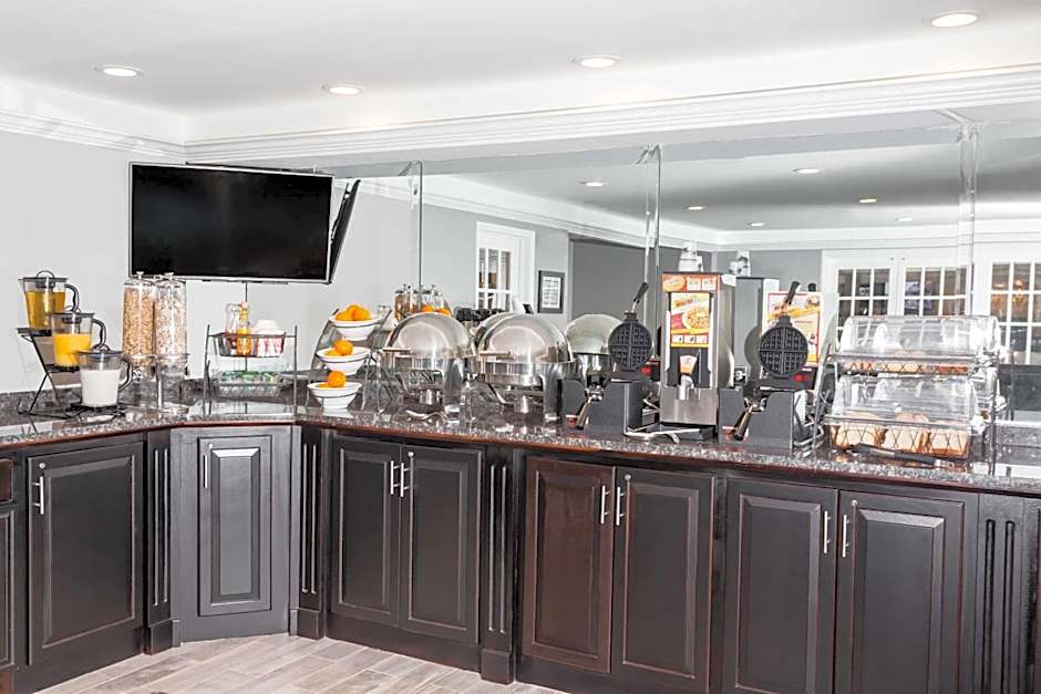 Baymont by Wyndham Glenview