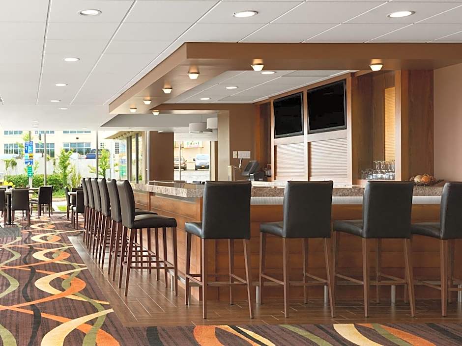 Travelodge by Wyndham Niagara Falls Fallsview