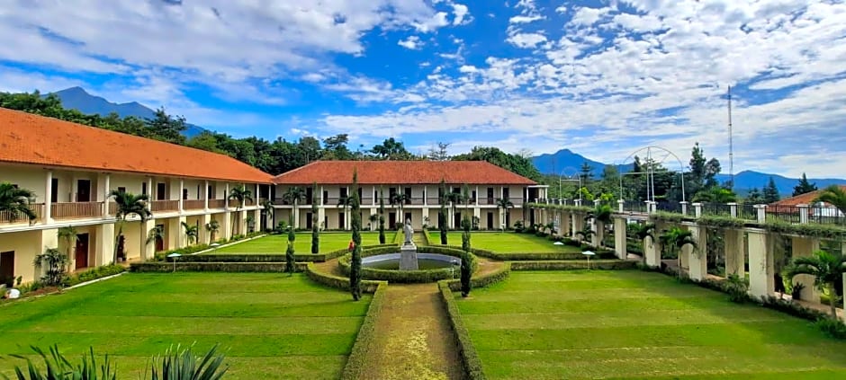 d'Emmerick Salib Putih Hotel Salatiga