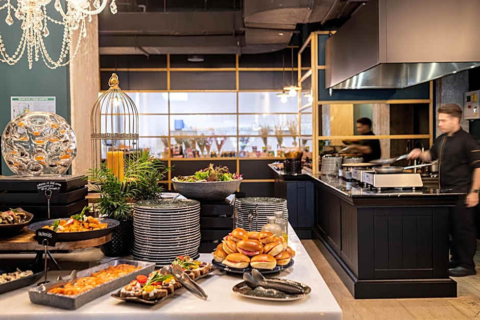  Skylark, Aluma Hotel & Resort