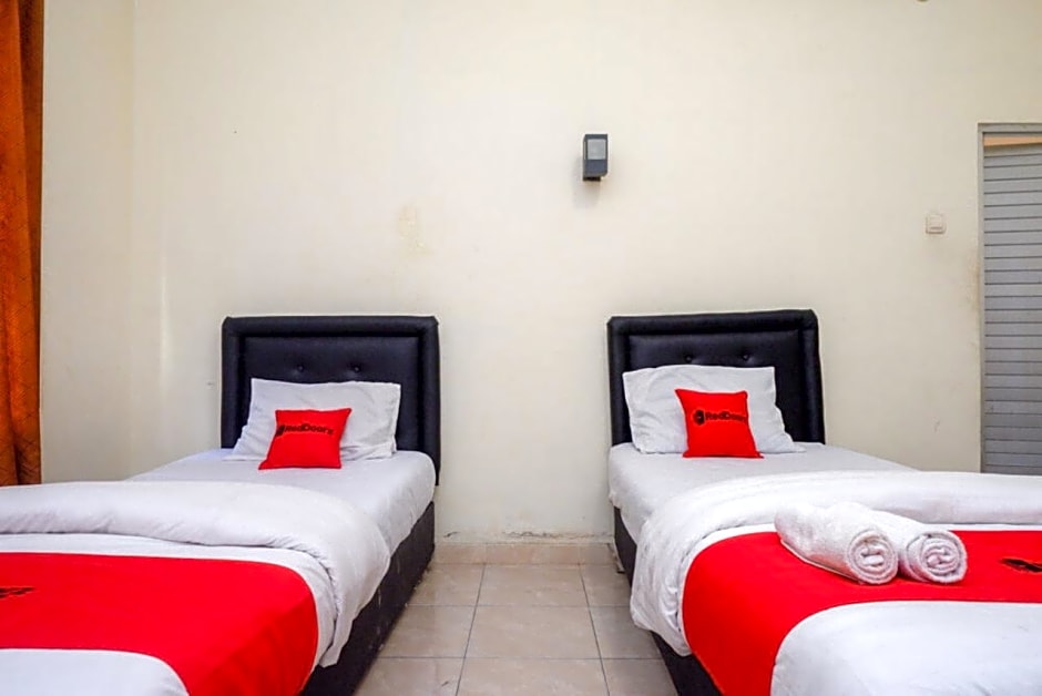 RedDoorz @ Hotel Sartika Yogyakarta