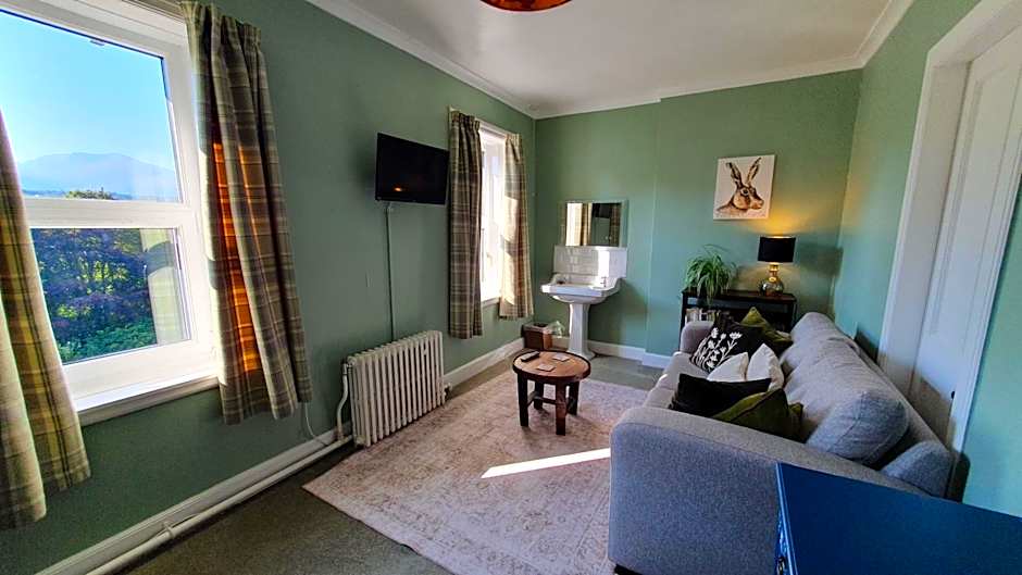 Tirindrish House B&B