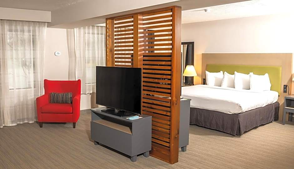 Country Inn & Suites by Radisson, Erie, PA