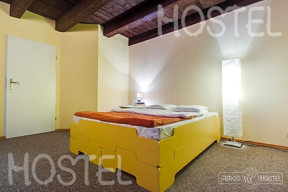 3 Bros' Hostel Cieszyn