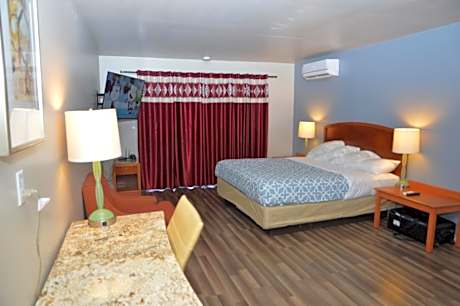 Suite room with three beds
