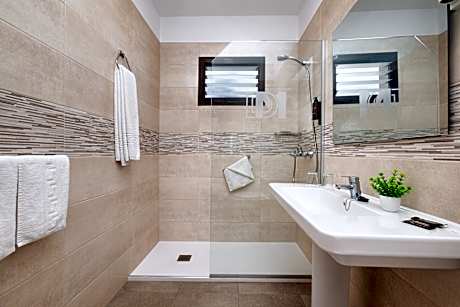 DOUBLE ROOM 2 PAX