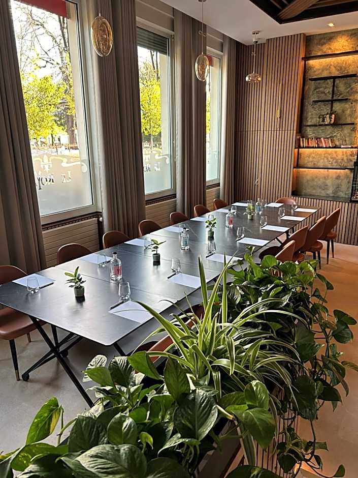 Brit Hotel Privilège Le Royal - Centre Gare