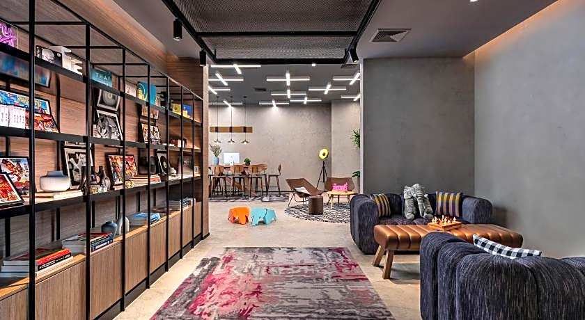 Moxy Bangkok Ratchaprasong